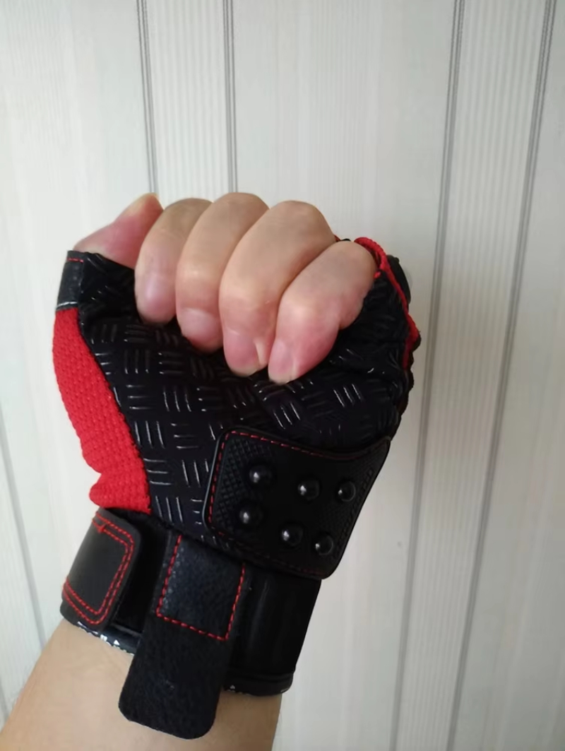 Guanti Tattici in Acciaio per  - Motorcycle Glove Knuckle recensione e prezzo