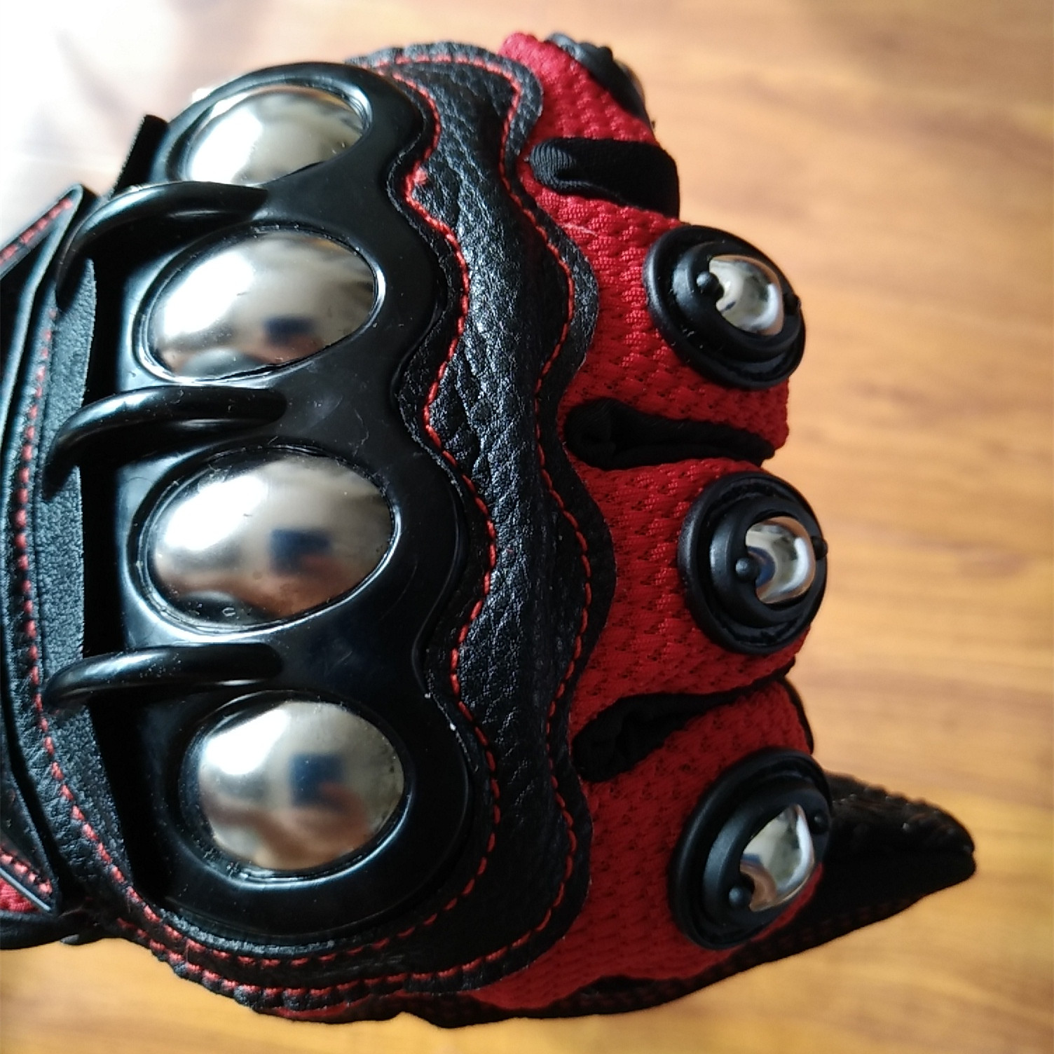 Nocche in ottone moto MTB guan - Motorcycle Glove Knuckle recensione e prezzo